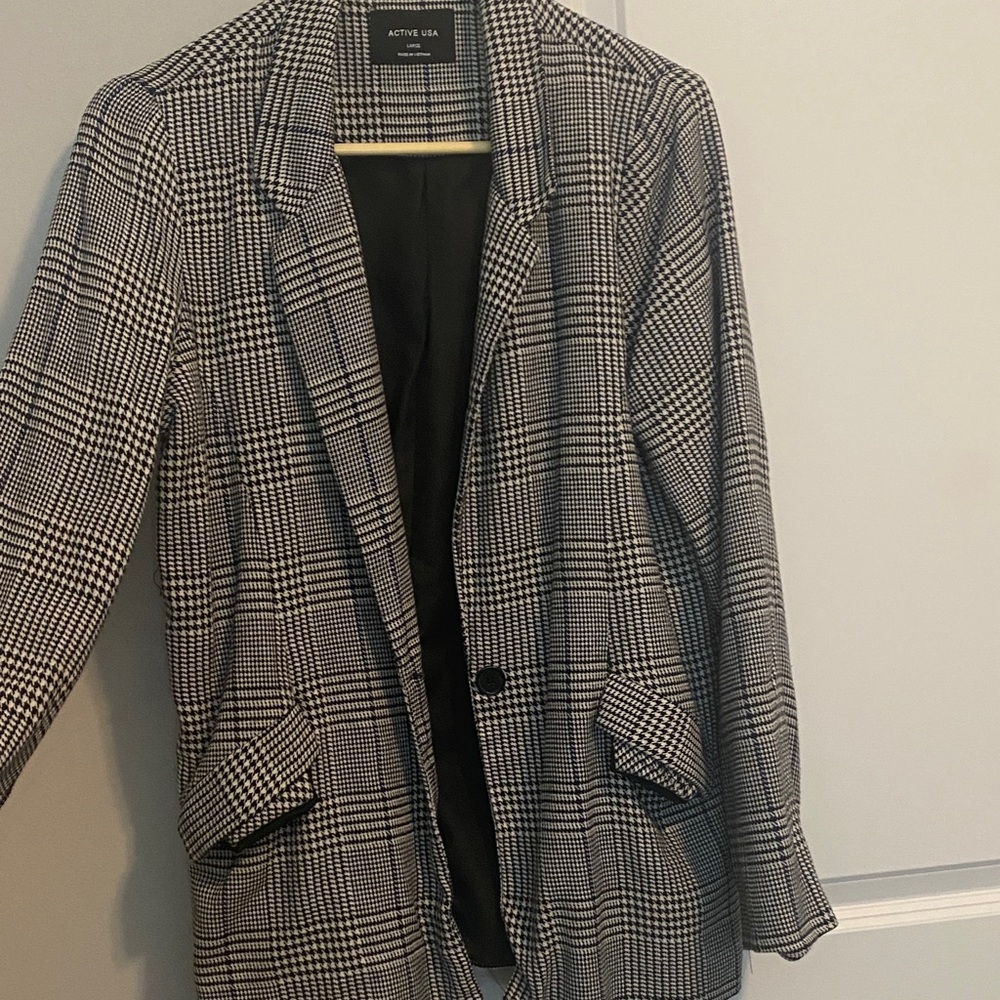 Active USA Black and White womens Blazer